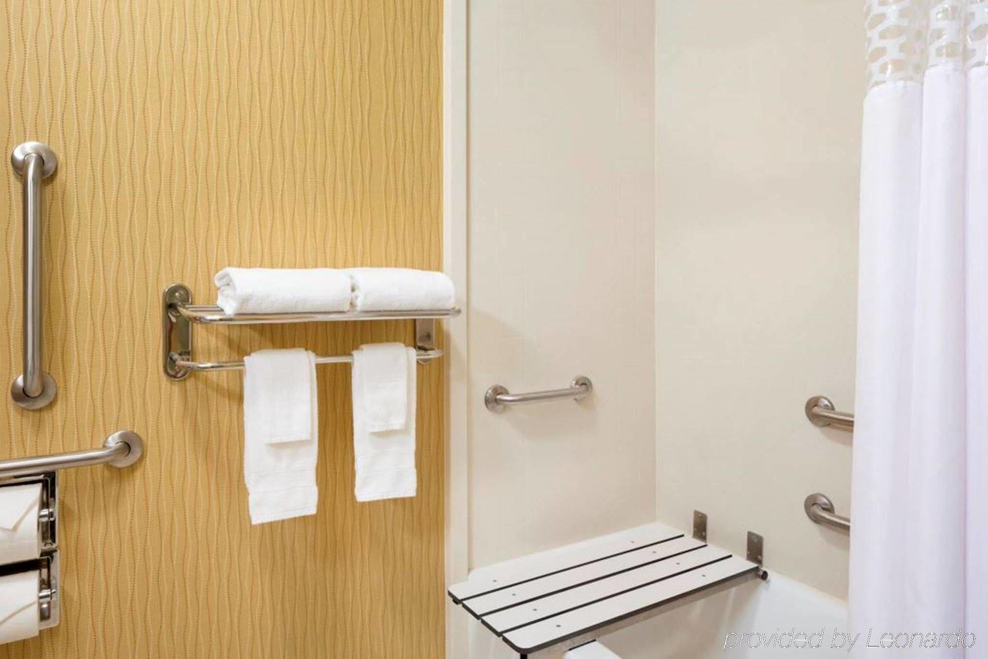 Hampton Inn Akron-Fairlawn Montrose Экстерьер фото